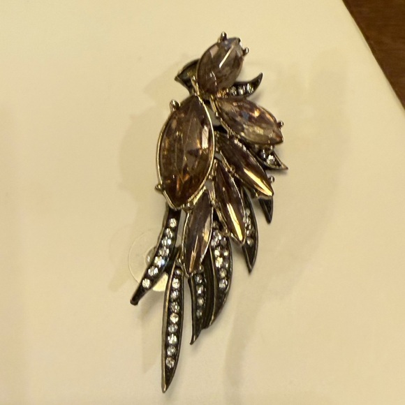 Vintage Y2K Gold and Silver Winged Single Ear-cuff Pierced Earring - Picture 8 of 8